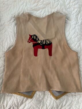 Vintage Beige Leather Vest with Red Horse Appliqué M